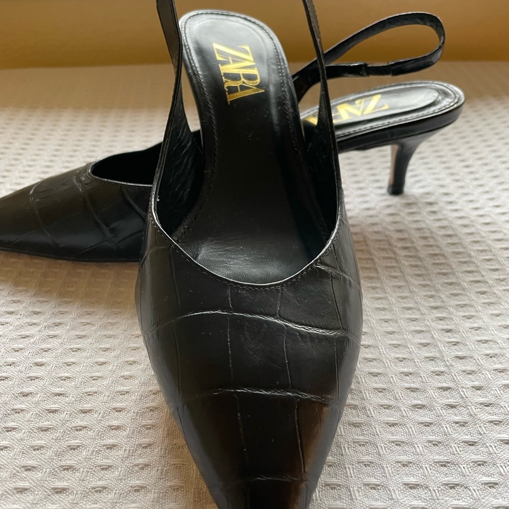 Zara Black Croc-Embossed Slingback Pumps